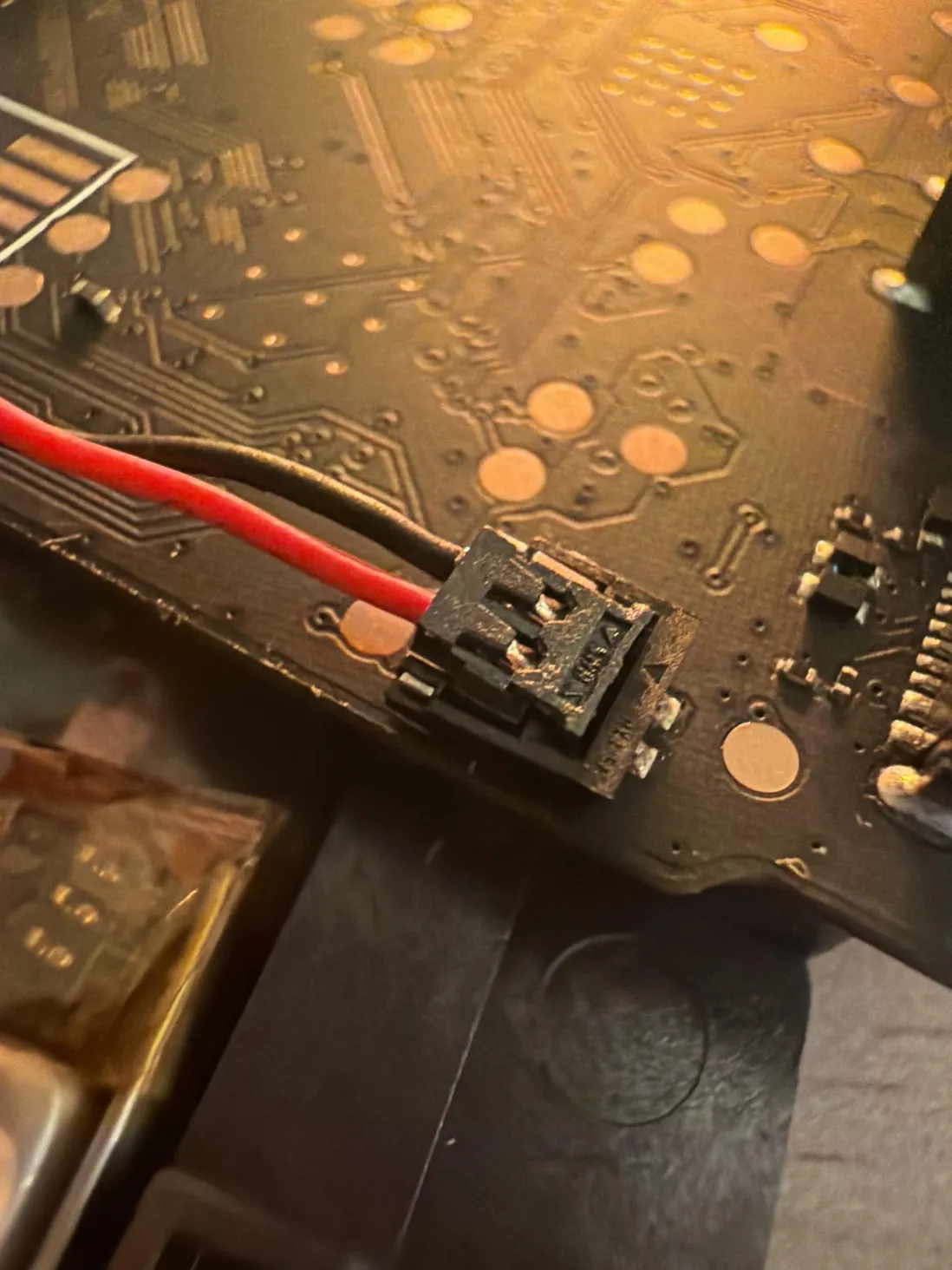 The 2-pin SP-1 battery connector